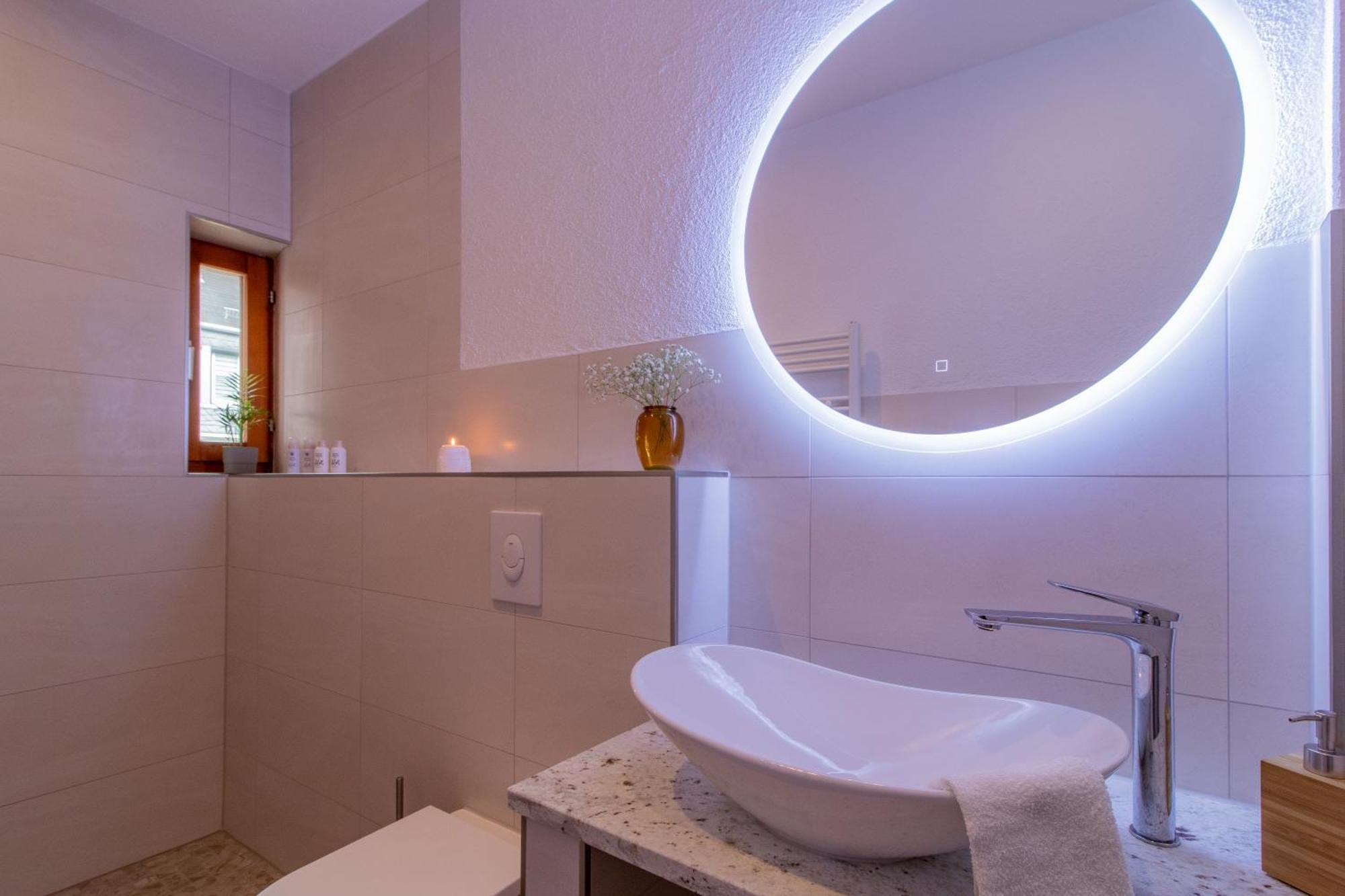 Stilvolles City-Apartment I Netflix I Wlan L Stellplatz I Zentral Schwarzenberg  Εξωτερικό φωτογραφία